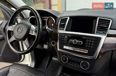 Позашляховик / Кросовер Mercedes-Benz M-Class 2013 в 