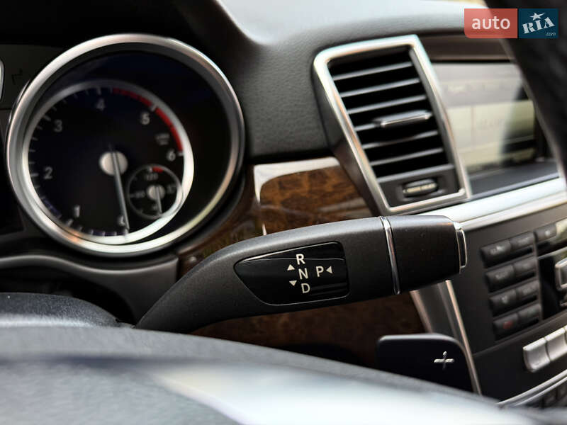 Внедорожник / Кроссовер Mercedes-Benz M-Class 2013 в Черновцах