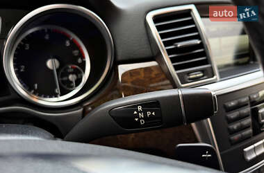 Позашляховик / Кросовер Mercedes-Benz M-Class 2013 в 