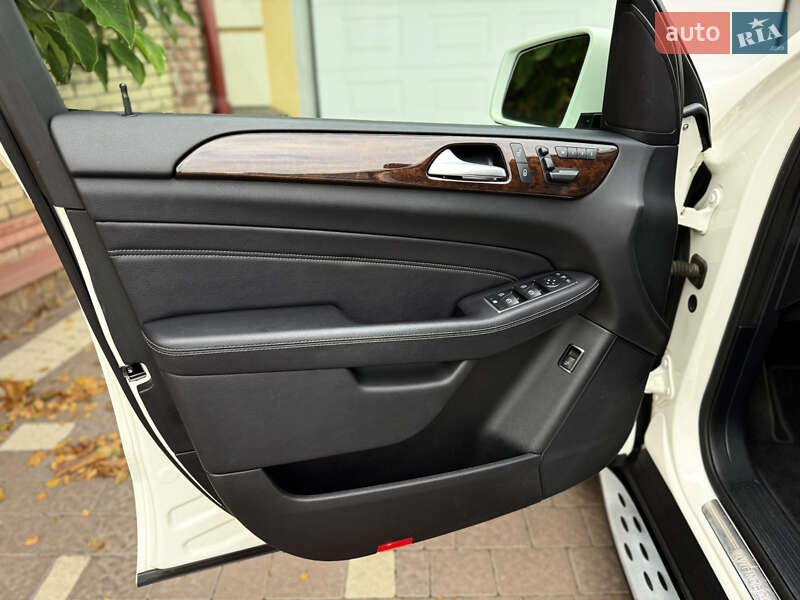 Внедорожник / Кроссовер Mercedes-Benz M-Class 2013 в Черновцах