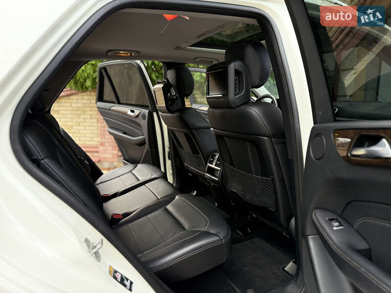 Внедорожник / Кроссовер Mercedes-Benz M-Class 2013 в Черновцах