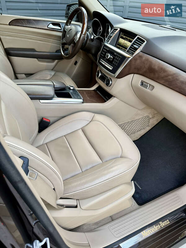 Внедорожник / Кроссовер Mercedes-Benz M-Class 2013 в Киеве