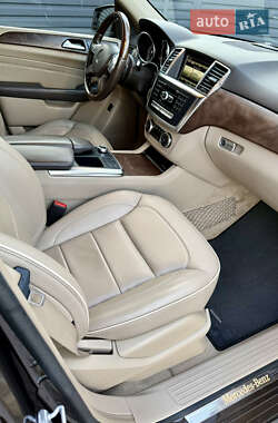 Внедорожник / Кроссовер Mercedes-Benz M-Class 2013 в 