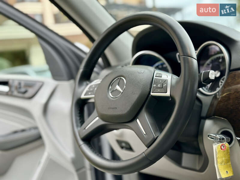 Внедорожник / Кроссовер Mercedes-Benz M-Class 2014 в Киеве