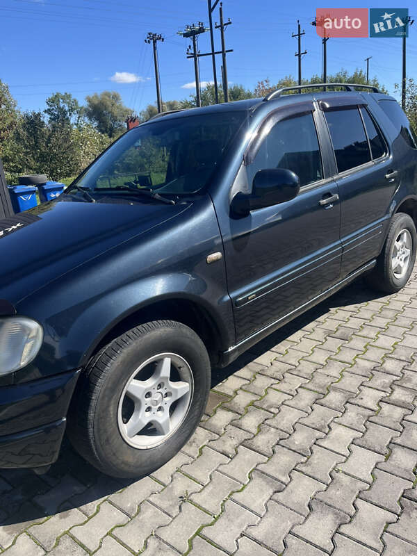 Позашляховик / Кросовер Mercedes-Benz M-Class 2001 в Івано-Франківську