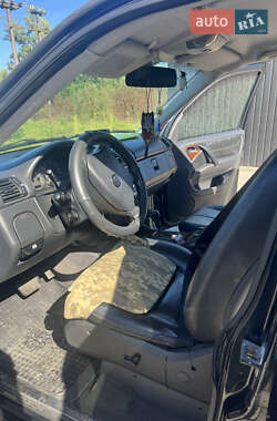 Внедорожник / Кроссовер Mercedes-Benz M-Class 2001 в 