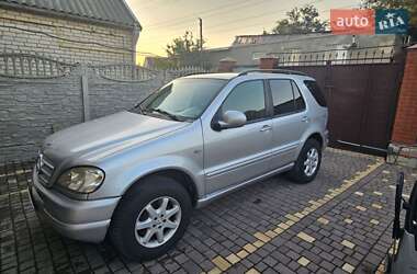 Внедорожник / Кроссовер Mercedes-Benz M-Class 2000 в 
