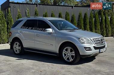 Внедорожник / Кроссовер Mercedes-Benz M-Class 2010 в 