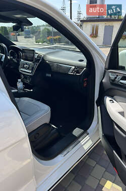 Позашляховик / Кросовер Mercedes-Benz M-Class 2012 в 