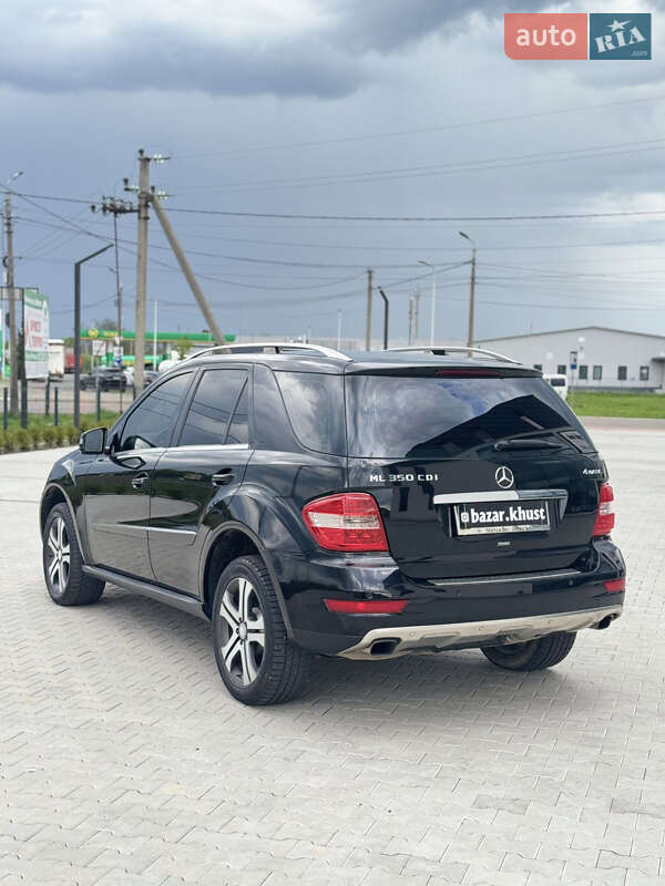 Позашляховик / Кросовер Mercedes-Benz M-Class 2010 в Хусті