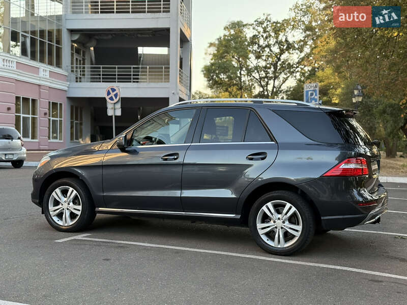 Внедорожник / Кроссовер Mercedes-Benz M-Class 2013 в Одессе