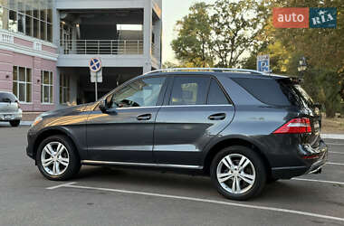 Внедорожник / Кроссовер Mercedes-Benz M-Class 2013 в 