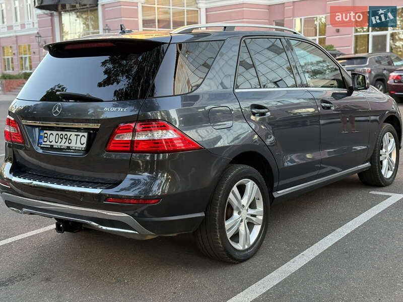 Внедорожник / Кроссовер Mercedes-Benz M-Class 2013 в Одессе