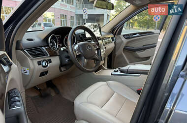 Внедорожник / Кроссовер Mercedes-Benz M-Class 2013 в 