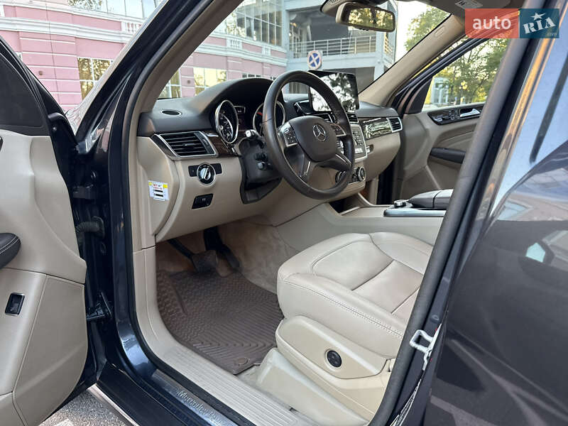 Внедорожник / Кроссовер Mercedes-Benz M-Class 2013 в Одессе