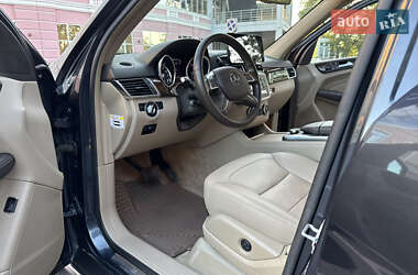 Внедорожник / Кроссовер Mercedes-Benz M-Class 2013 в 