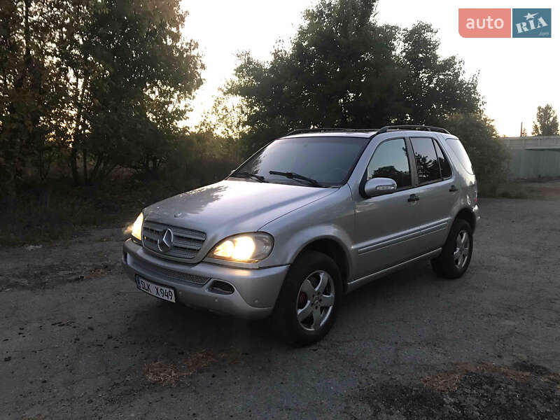 Позашляховик / Кросовер Mercedes-Benz M-Class 2004 в 