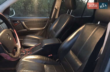 Позашляховик / Кросовер Mercedes-Benz M-Class 2004 в 
