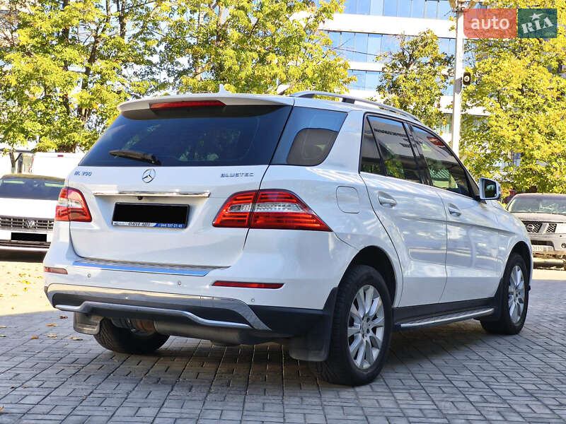 Внедорожник / Кроссовер Mercedes-Benz M-Class 2013 в Днепре