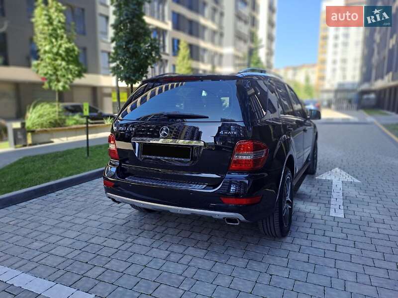 Позашляховик / Кросовер Mercedes-Benz M-Class 2011 в Івано-Франківську