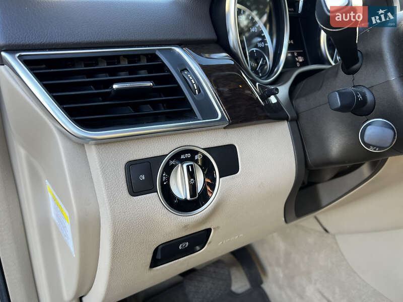 Позашляховик / Кросовер Mercedes-Benz M-Class 2012 в Дубні