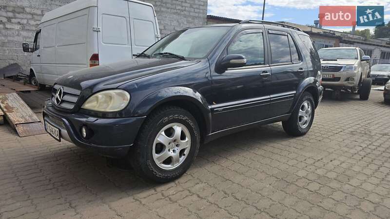 Mercedes-Benz M-Class 2001