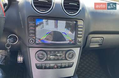 Позашляховик / Кросовер Mercedes-Benz M-Class 2006 в 