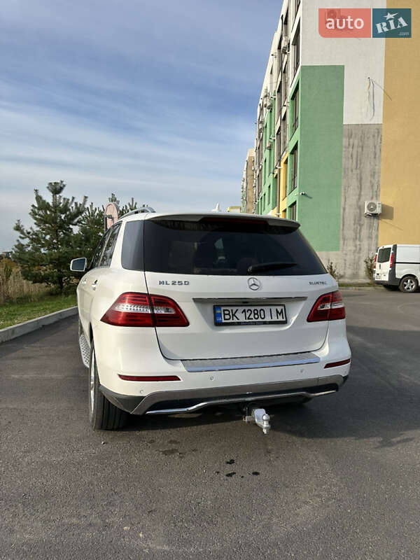 Внедорожник / Кроссовер Mercedes-Benz M-Class 2015 в Звягеле фото 10 Внедорожник / Кроссовер Mercedes-Benz M-Class 2015 в Звягеле