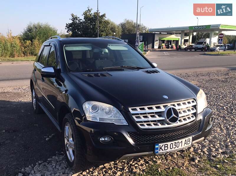 Внедорожник / Кроссовер Mercedes-Benz M-Class 2009 в 