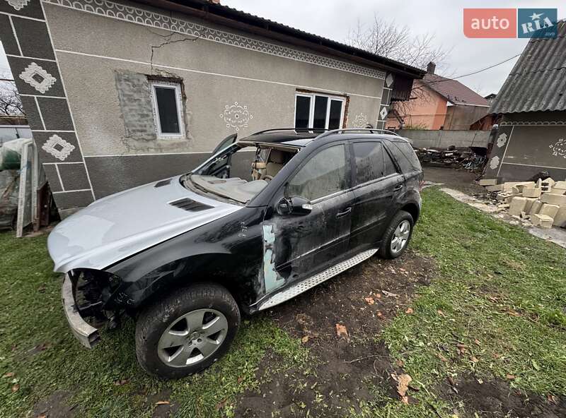 Позашляховик / Кросовер Mercedes-Benz M-Class 2007 в 