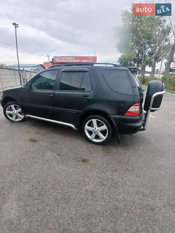 Внедорожник / Кроссовер Mercedes-Benz M-Class 2003 в Киеве
