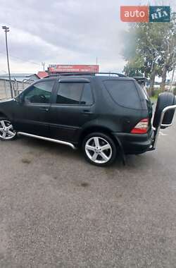 Внедорожник / Кроссовер Mercedes-Benz M-Class 2003 в 