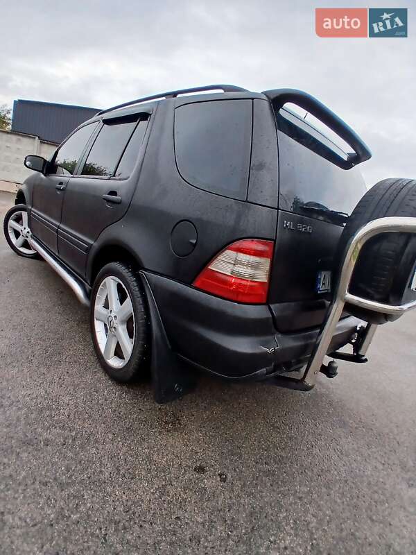 Внедорожник / Кроссовер Mercedes-Benz M-Class 2003 в Киеве