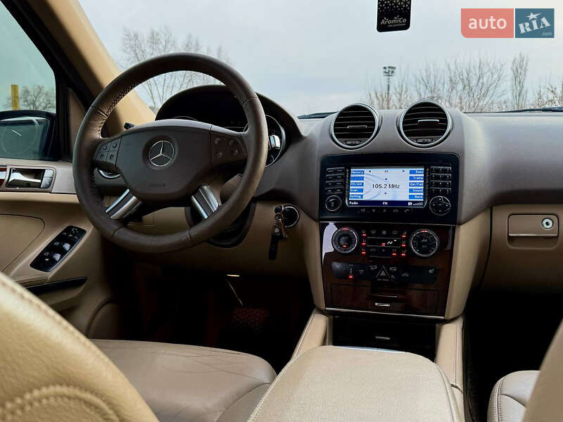 Внедорожник / Кроссовер Mercedes-Benz M-Class 2006 в Бердичеве