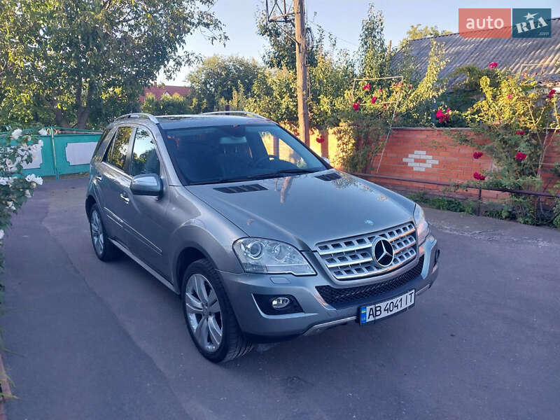 Позашляховик / Кросовер Mercedes-Benz M-Class 2009 в 