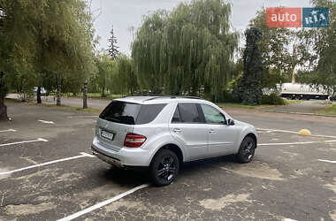 Позашляховик / Кросовер Mercedes-Benz M-Class 2005 в 
