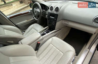 Позашляховик / Кросовер Mercedes-Benz M-Class 2005 в 