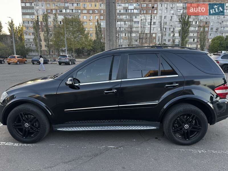 Внедорожник / Кроссовер Mercedes-Benz M-Class 2007 в Николаеве