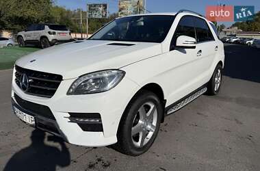 Позашляховик / Кросовер Mercedes-Benz M-Class 2013 в 