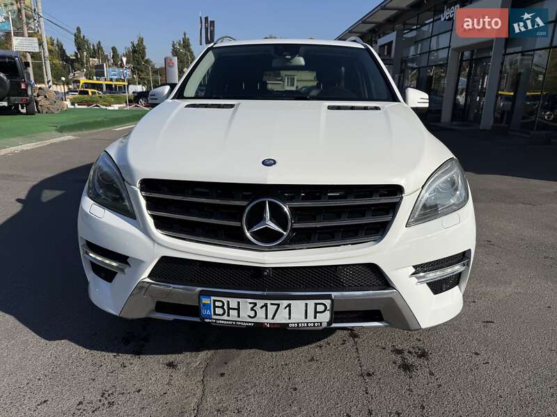 Позашляховик / Кросовер Mercedes-Benz M-Class 2013 в Одесі