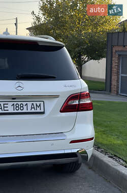 Позашляховик / Кросовер Mercedes-Benz M-Class 2012 в 