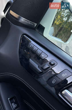 Позашляховик / Кросовер Mercedes-Benz M-Class 2012 в 