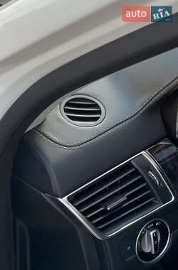 Позашляховик / Кросовер Mercedes-Benz M-Class 2012 в 