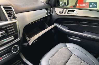 Внедорожник / Кроссовер Mercedes-Benz M-Class 2013 в 
