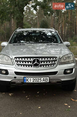 Позашляховик / Кросовер Mercedes-Benz M-Class 2006 в 