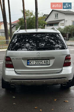 Позашляховик / Кросовер Mercedes-Benz M-Class 2006 в 