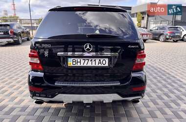 Позашляховик / Кросовер Mercedes-Benz M-Class 2009 в 