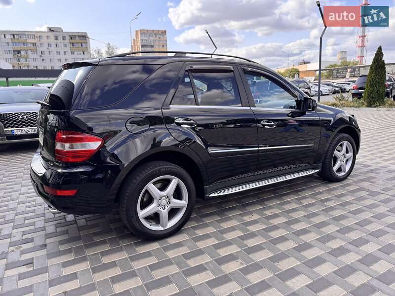 Внедорожник / Кроссовер Mercedes-Benz M-Class 2009 в Одессе