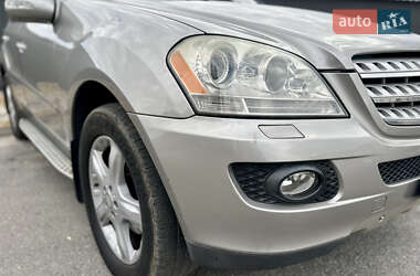 Позашляховик / Кросовер Mercedes-Benz M-Class 2008 в 