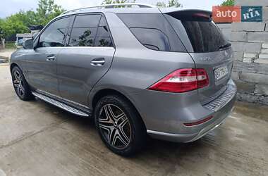 Позашляховик / Кросовер Mercedes-Benz M-Class 2015 в 